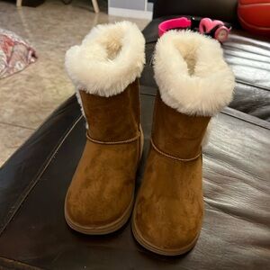Girls boots